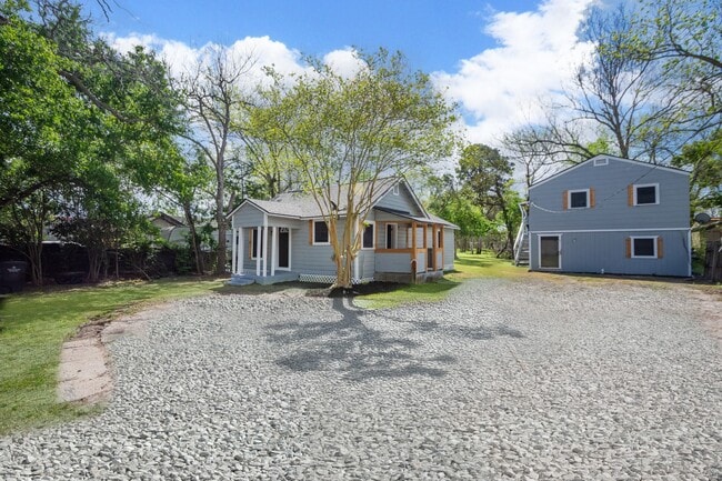 Building Photo - 211 W South St