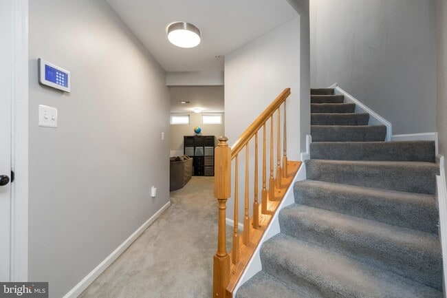Building Photo - 4004 Meadow Trail Ln