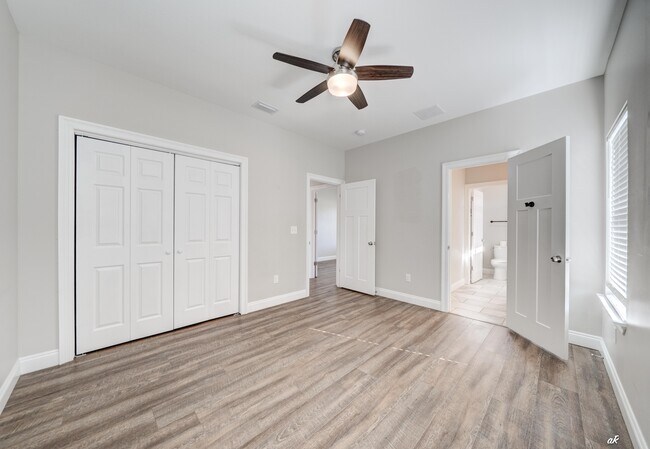 Building Photo - 742 Vista del Sol Ln