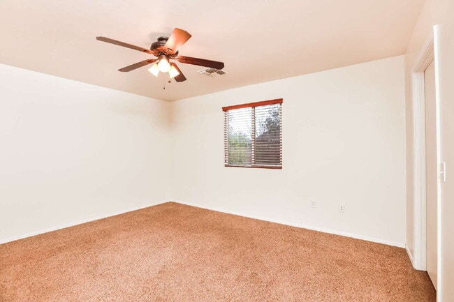 Building Photo - 5082 E Kittentails Dr