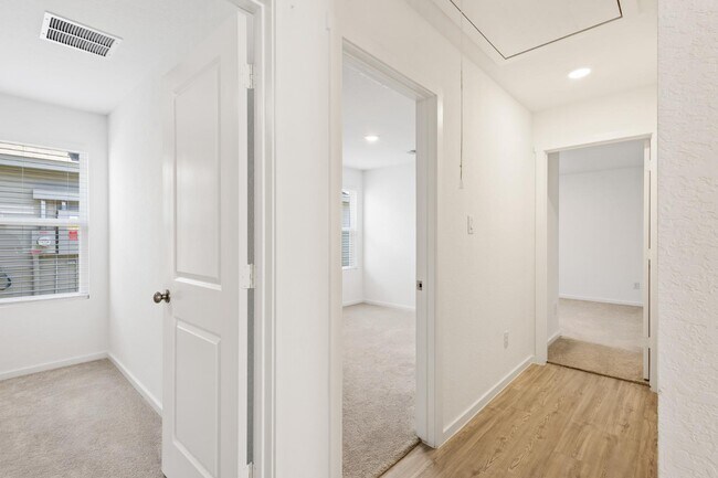 Building Photo - 9754 Janefield Ml