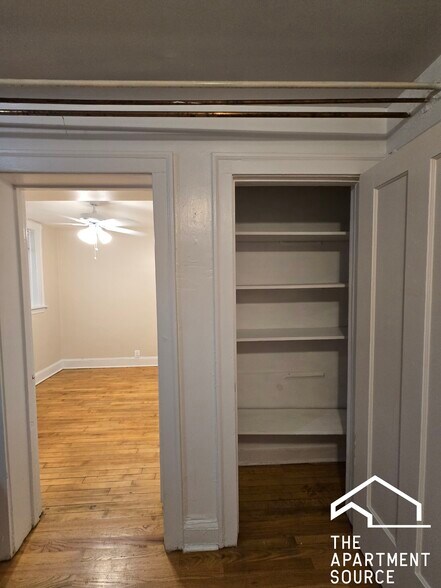 Building Photo - 1454 Oak Ave