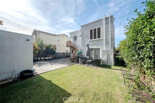 Building Photo - 736 S Gramercy Dr