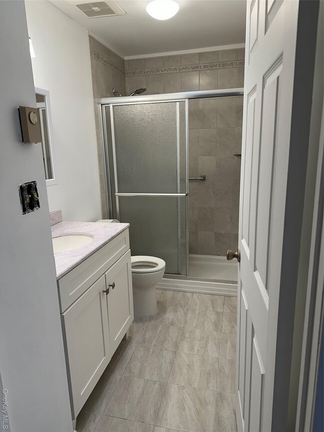 Building Photo - 197 Newcastle Ct