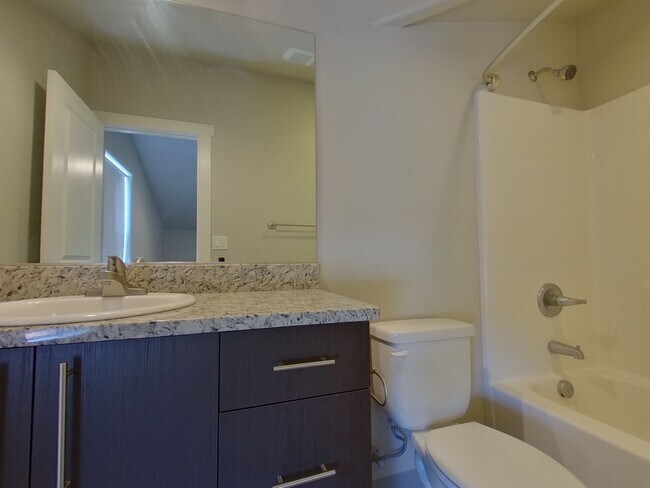 Building Photo - 325 NW 21st St