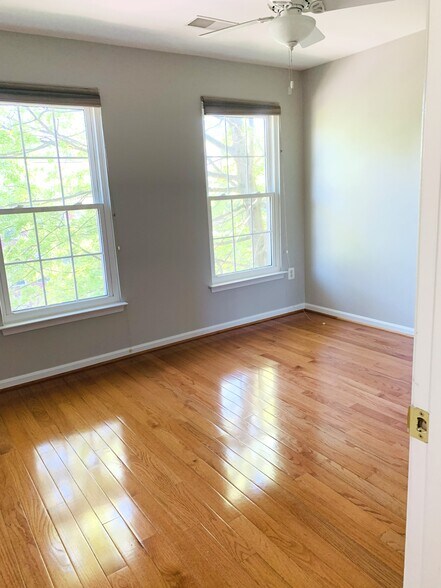 14.SecondBedroom - 8841 Royal Doulton Ln