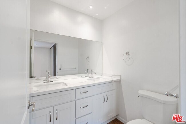 Building Photo - 4238 Whitsett Ave