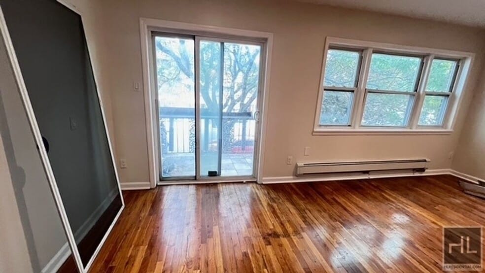 Building Photo - 2070 E 55th St