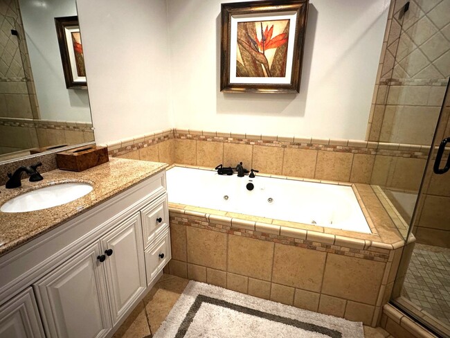 Building Photo - Fully Furnished Greenbrae Condo on Corte M...