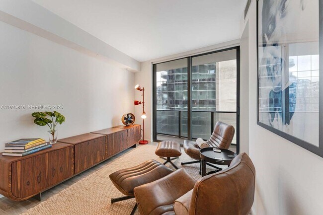 Building Photo - 801 S Miami Ave