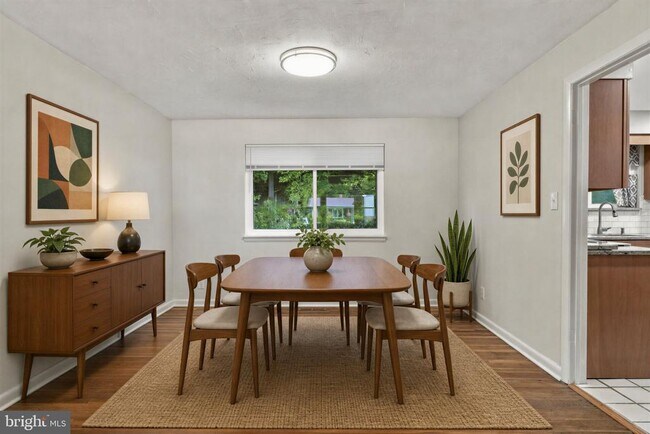 Building Photo - 4631 Hawksbury Rd