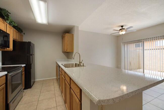 Building Photo - 4114 E UNION HILLS Dr