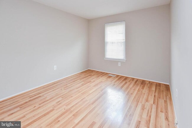 Building Photo - 15043 Cherrywood Dr