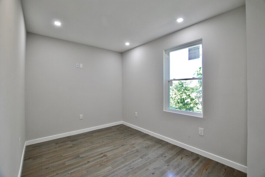 Building Photo - 2153 N 19th St