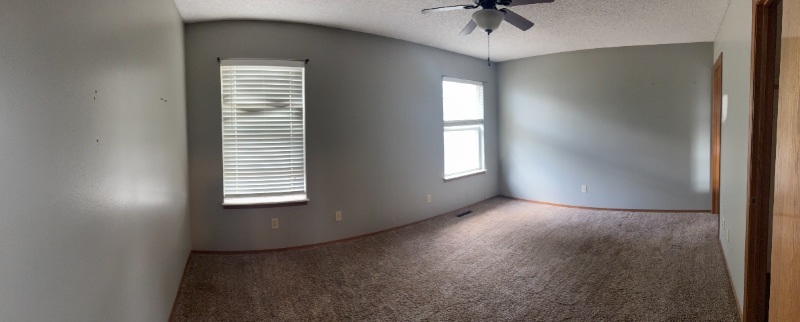 Building Photo - 405 Valley View