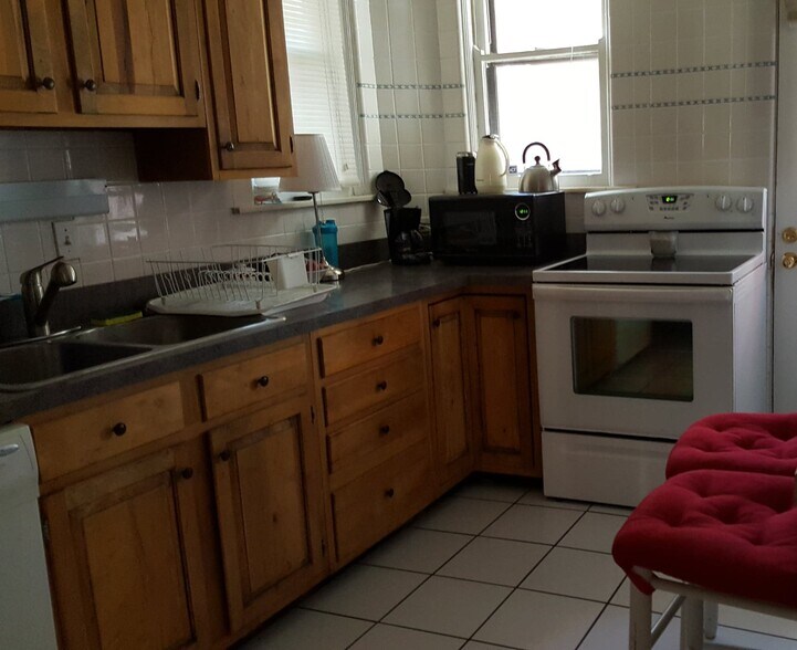 kitchen - 703 Willard St