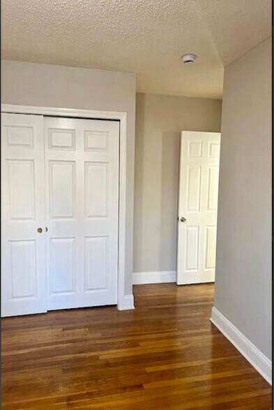 Building Photo - 13-23 Bissell Street