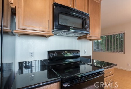 Building Photo - 972 Larrabee St