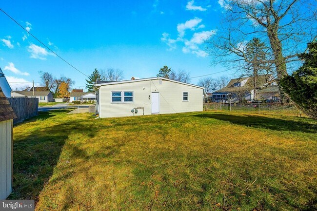 Building Photo - 816 Lincoln St