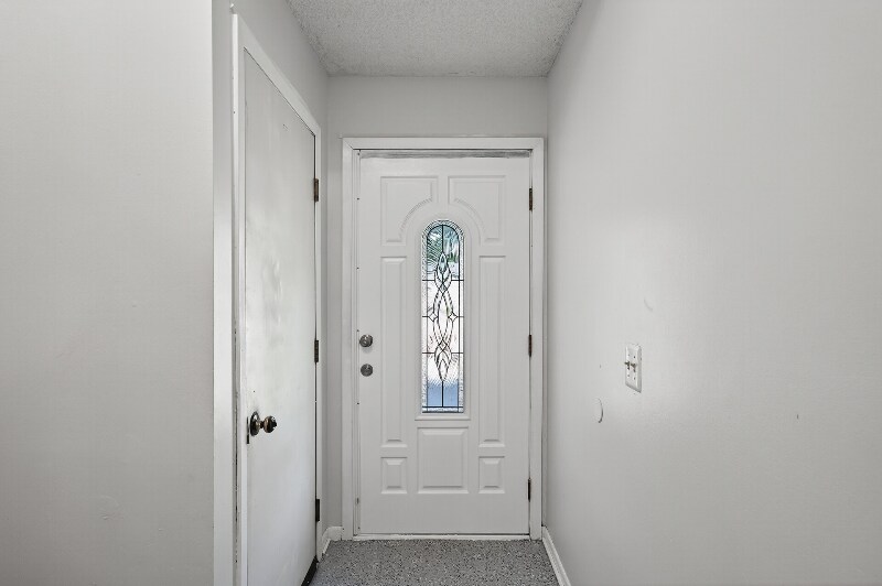 Building Photo - 1803 Hale Ave N