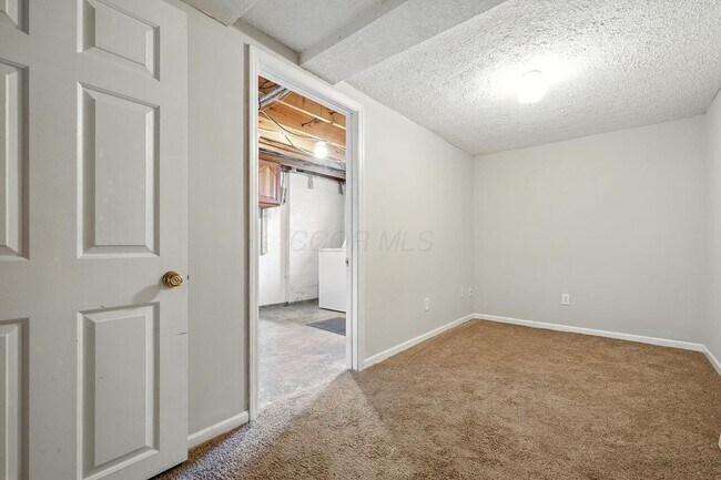 Building Photo - 932 Philadelphia Dr