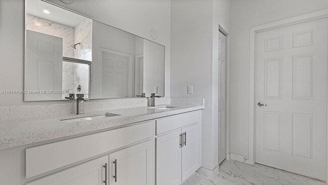 Building Photo - 7008 Eden Rd