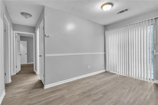 Building Photo - 8883 Homewood Dr