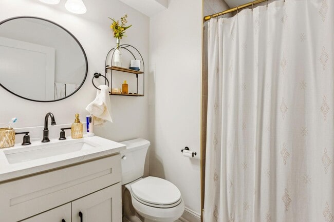 Building Photo - 501 N 41st Ave