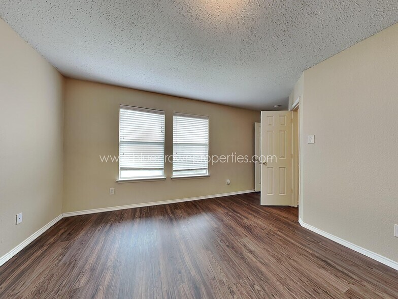 Building Photo - 1140 Single Tree Dr