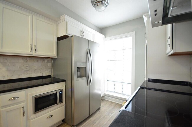 Building Photo - 9103 Braeburn Valley Dr