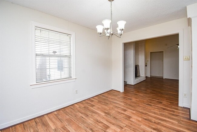 Building Photo - 11366 Oakcenter Dr