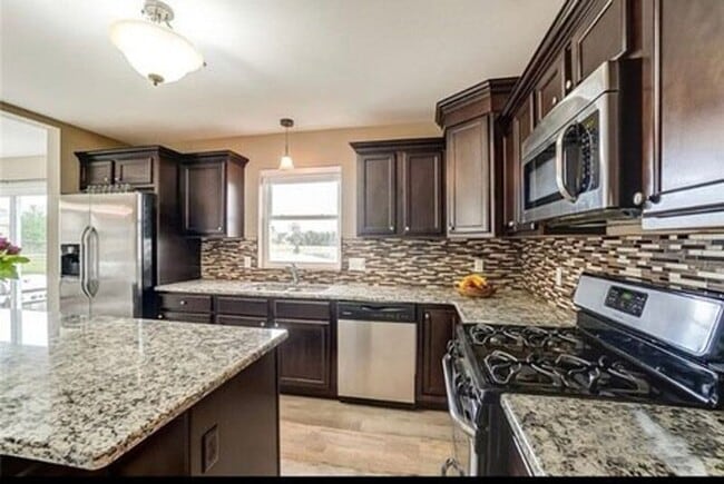 Building Photo - 8914 Red Hawk Ct