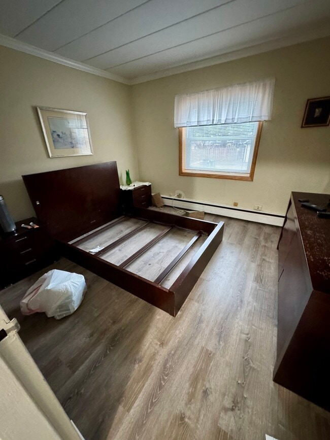 Building Photo - 1314 Central St