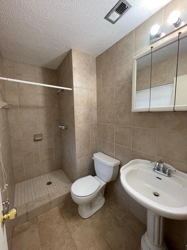 Building Photo - 48 Fawn Ln
