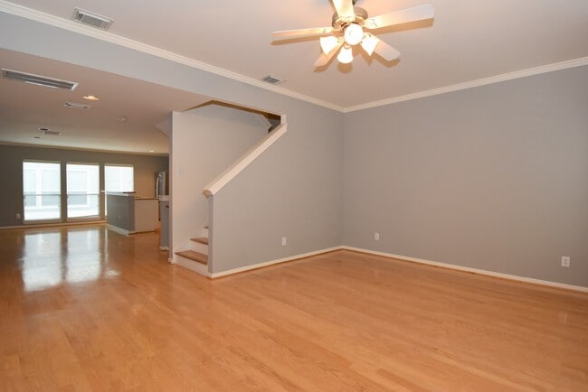 Building Photo - 1267 W 17th St