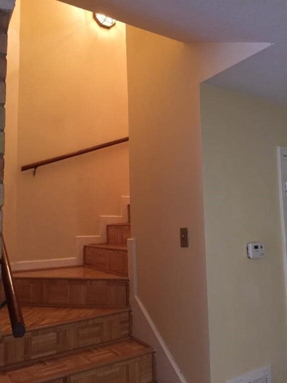 Building Photo - 10728 Briar Forest Dr