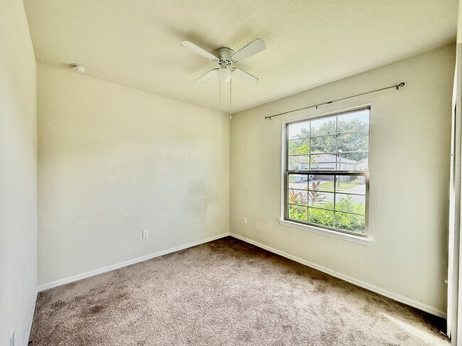 Building Photo - 5428 Animosh Ct