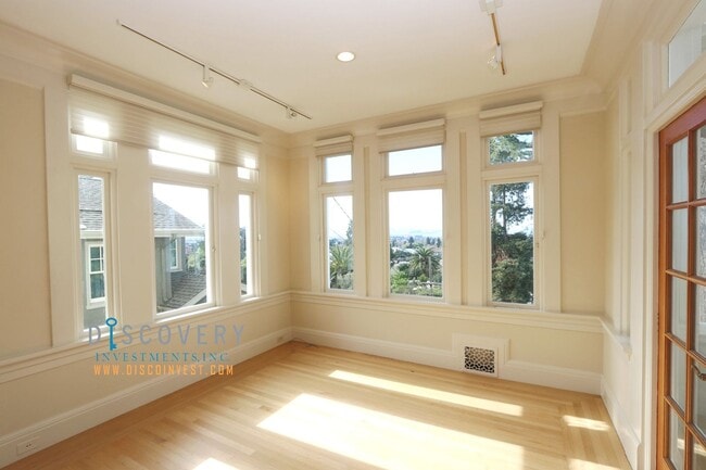 Building Photo - Traditional Six Bedroom Home with Exceptional SF Bay Views with In Law Unit