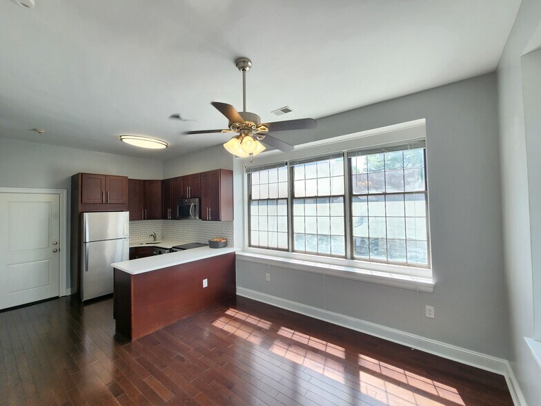 Building Photo - 283 Keswick Ave