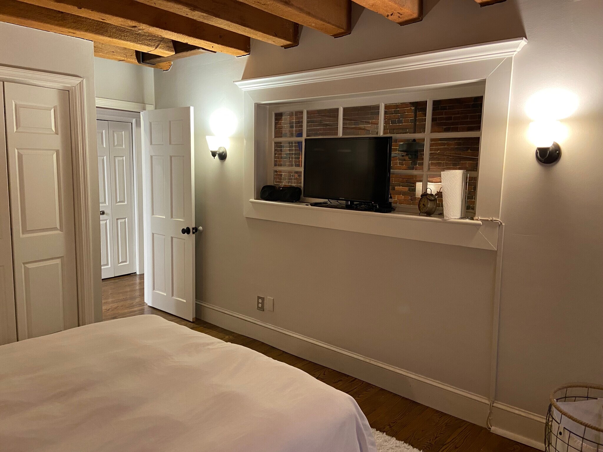 Bedroom - 90 Commercial St