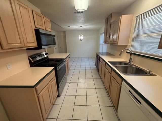 Building Photo - 8728 Elbe Trail