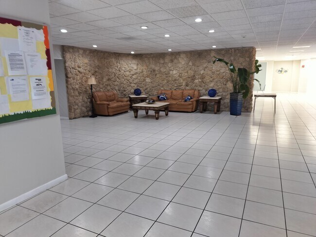 Building Photo - 8760 SW 133rd Ave