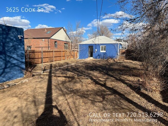 Building Photo - Charming Tiny Blue House Available for Imm...