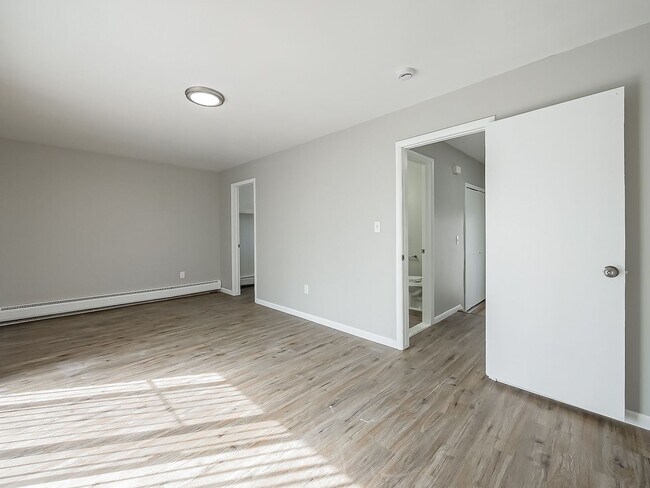 Building Photo - Freshly Remodeled 1BR Retreat in Desirable White Lake – Move-In Ready!