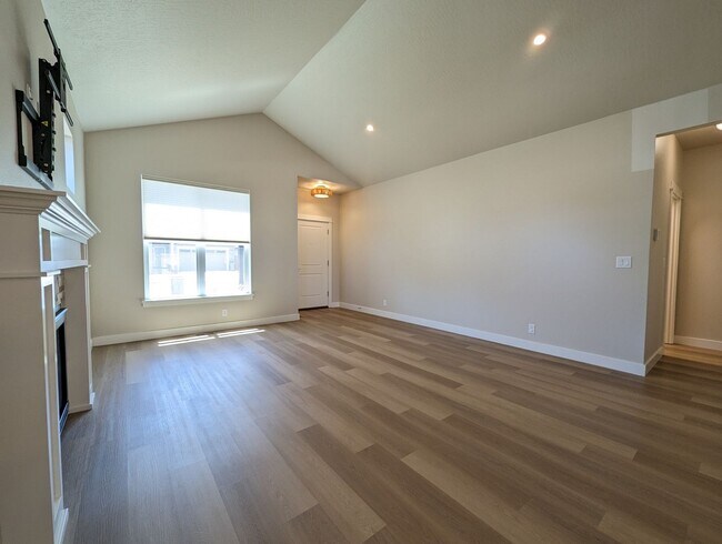 Building Photo - Beautiful 3bed/2bath home in Springfield!