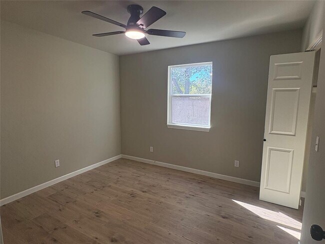 Building Photo - 205 NW 2nd St