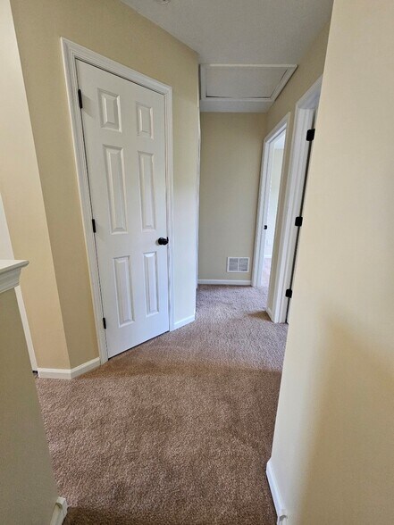 Building Photo - 666 Walnut Tree Dr