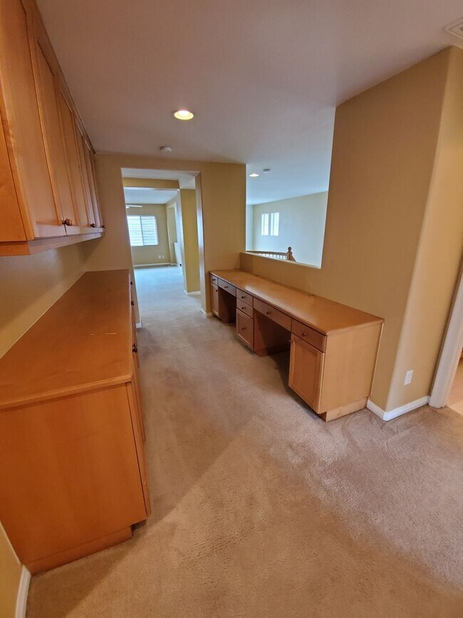 Building Photo - GORGEOUS Executive Home. OFFICE /LOFT/ GRE...