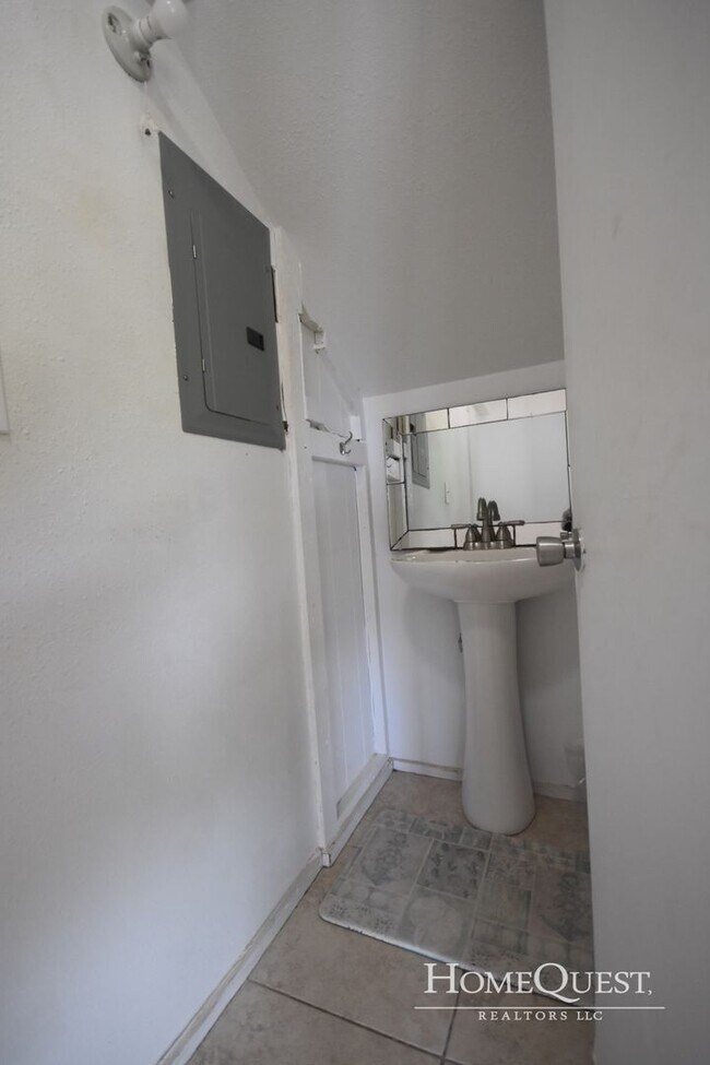 Building Photo - Large 4BR/2.5BA Home with a View!  $3600/mo