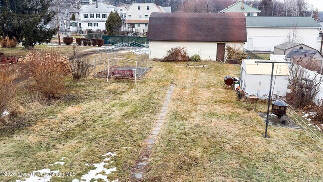 Building Photo - 118 E Carey St